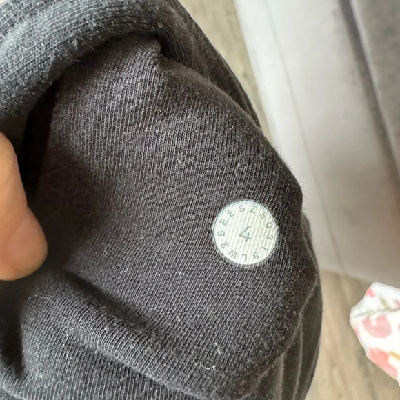 Lululemon Scuba Pullover- Black Sz 4 - Picture 7 of 7